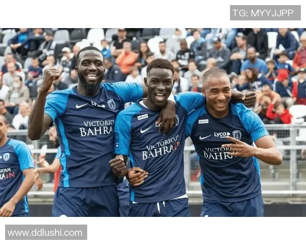 温哥华白帽与西雅图海的激烈对决展现足球魅力与团队精神